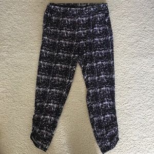 A-line Hawaii Made Tapered Capri Pants